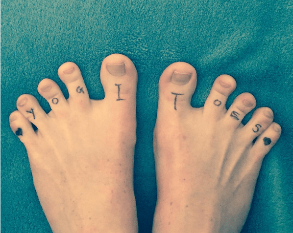 yogi-toes